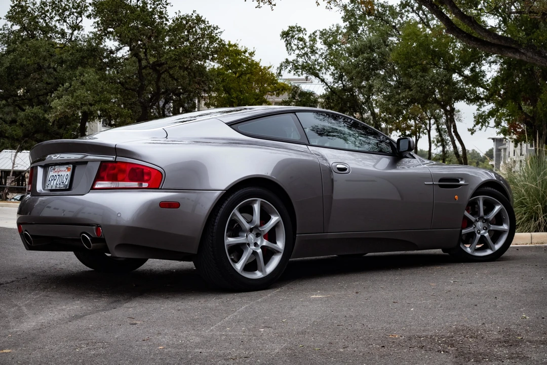 2004 Aston Martin Vanquish 1st Gen - Image 17 of 31
