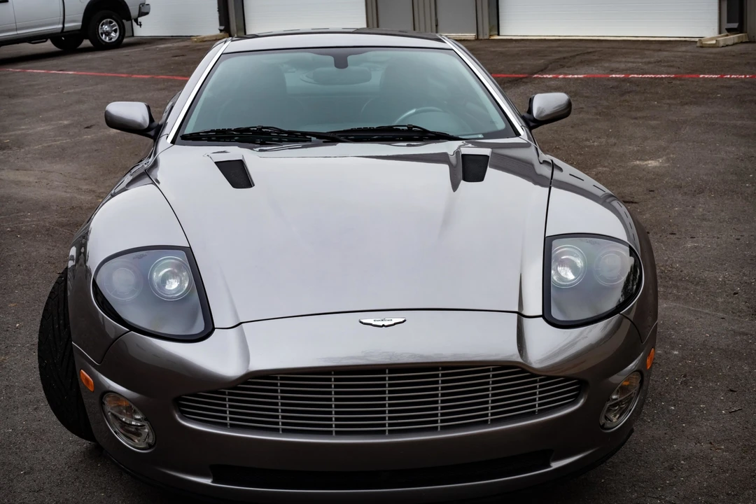 2004 Aston Martin Vanquish 1st Gen - Image 25 of 31