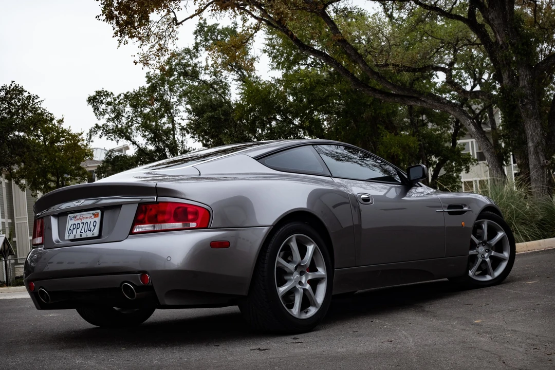 2004 Aston Martin Vanquish 1st Gen - Image 18 of 31