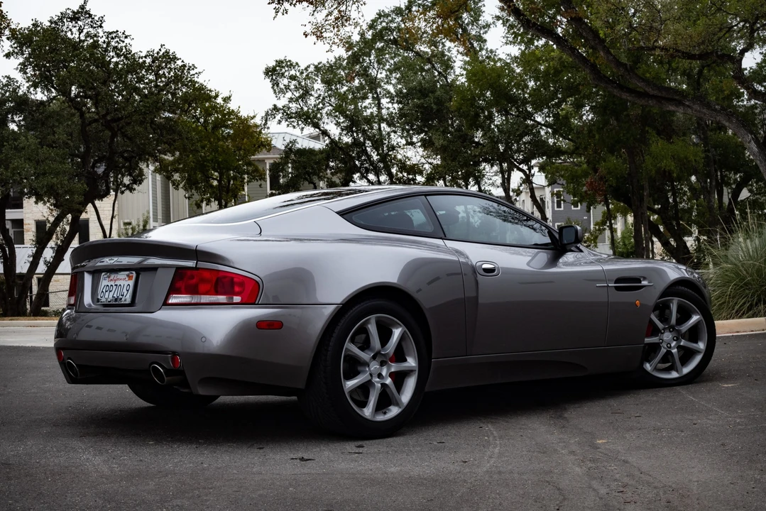 2004 Aston Martin Vanquish 1st Gen - Image 19 of 31