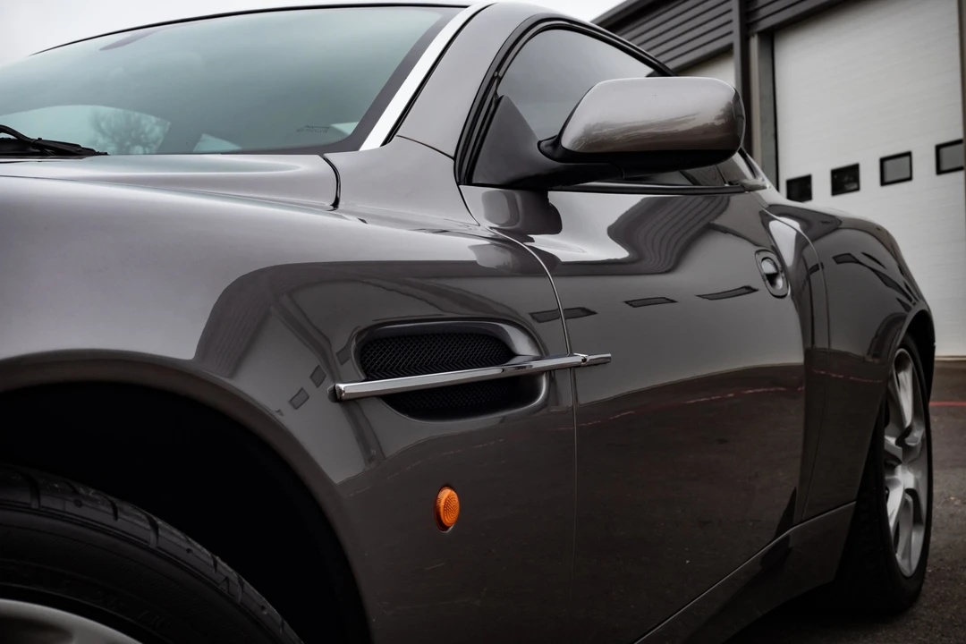 2004 Aston Martin Vanquish 1st Gen - Image 27 of 31