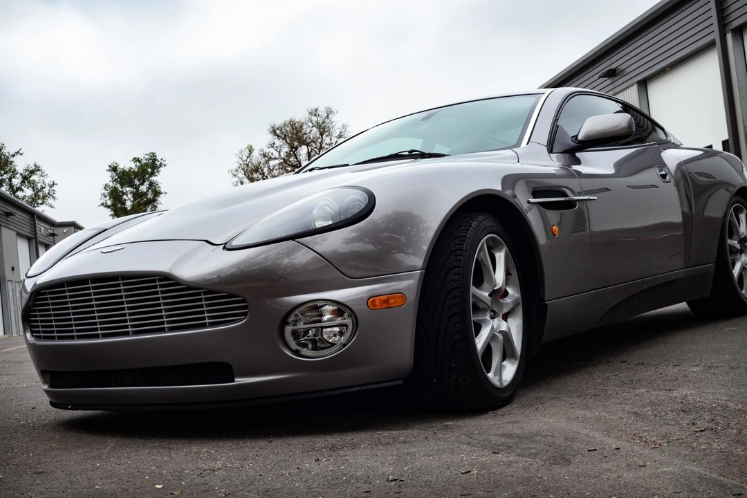 2004 Aston Martin Vanquish 1st Gen - Image 9 of 31