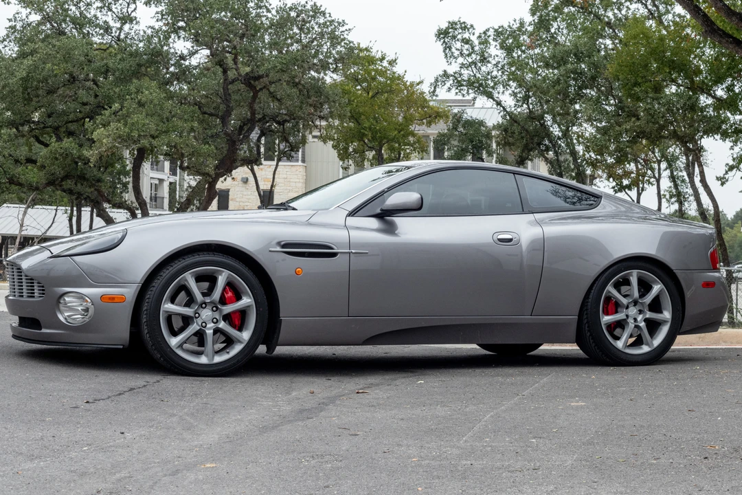 2004 Aston Martin Vanquish 1st Gen - Image 11 of 31