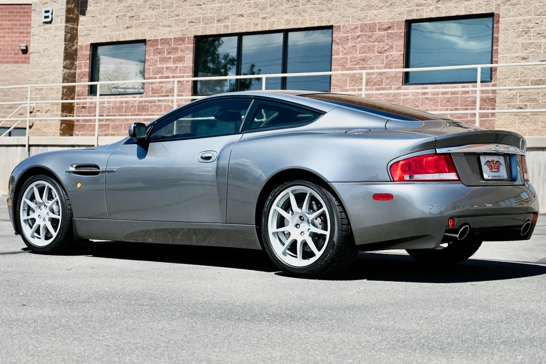 2004 Aston Martin Vanquish 1st Gen - Image 11 of 31