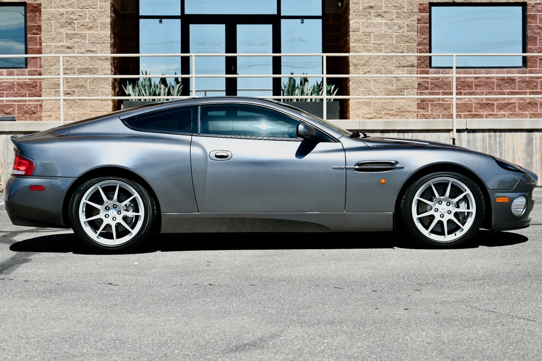 2004 Aston Martin Vanquish 1st Gen - Image 24 of 31