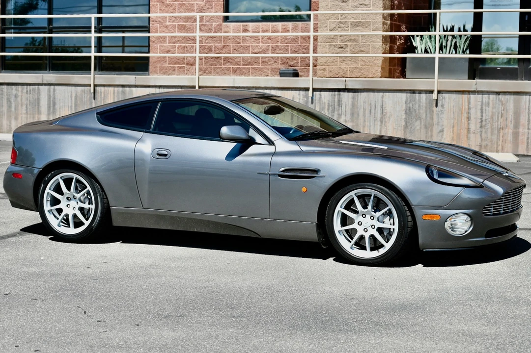 2004 Aston Martin Vanquish 1st Gen - Image 25 of 31
