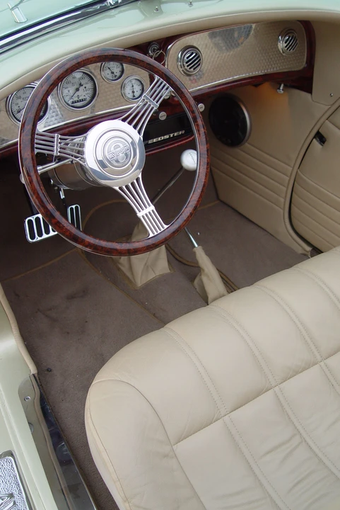 2004 Auburn Speedster - Image 5 of 7