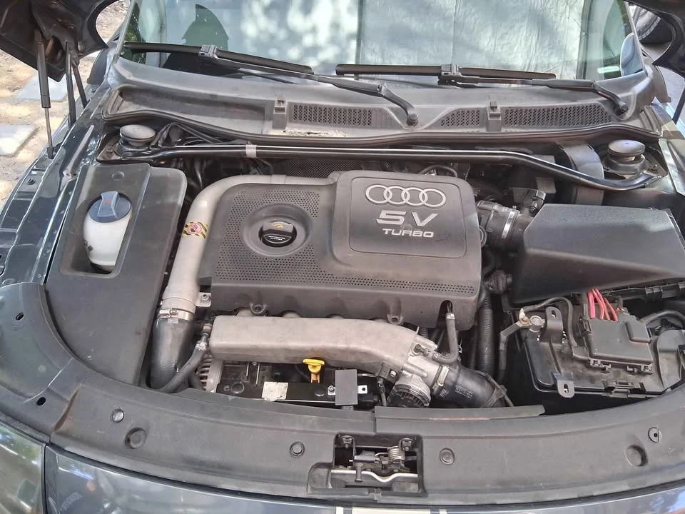 2004 Audi Coupe & Cabriolet - Image 4 of 6