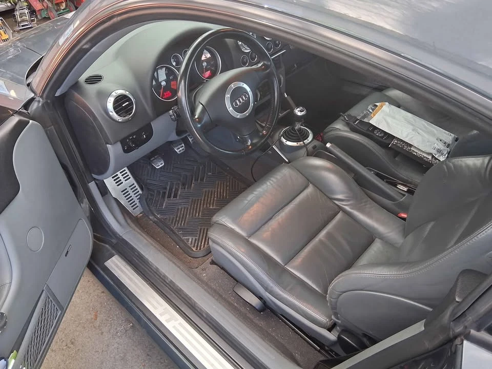 2004 Audi Coupe & Cabriolet - Image 6 of 6