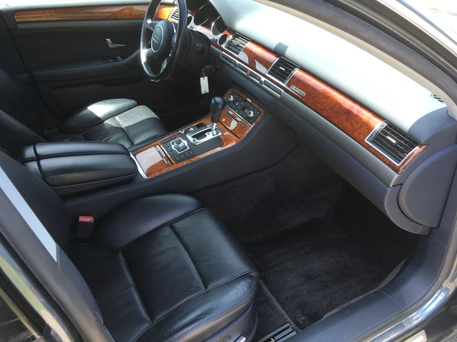 2004 Audi D3 A8 - Image 3 of 4