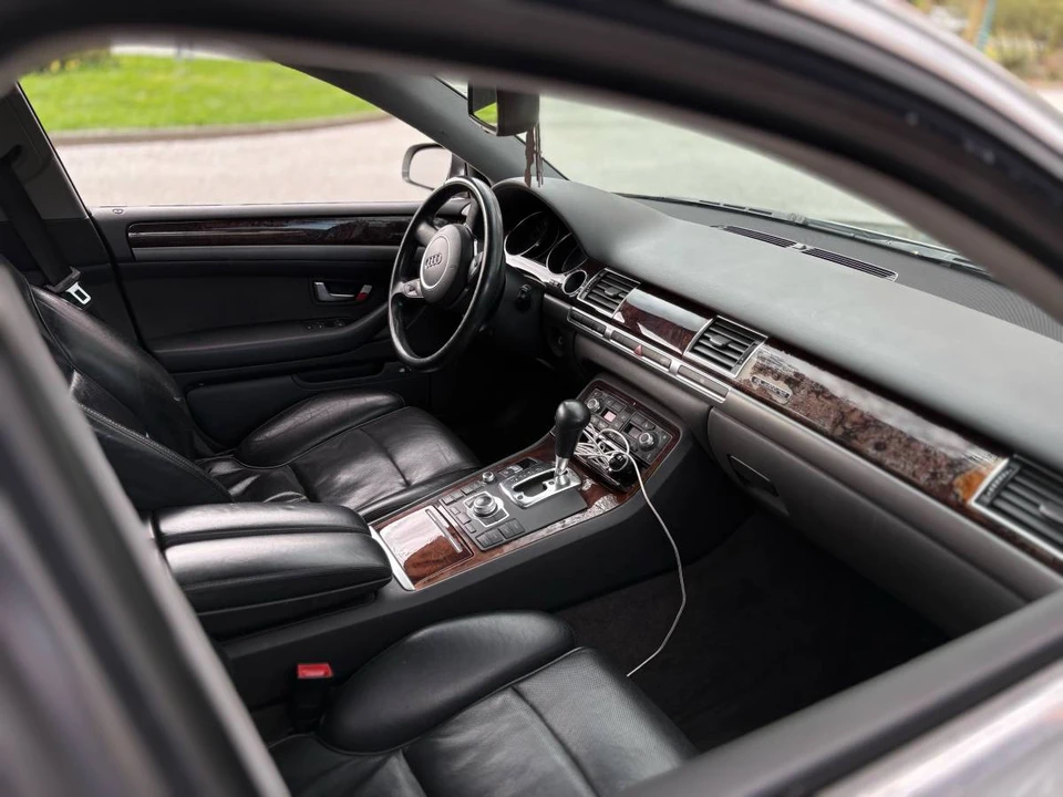 2004 Audi D3 A8 - Image 11 of 13