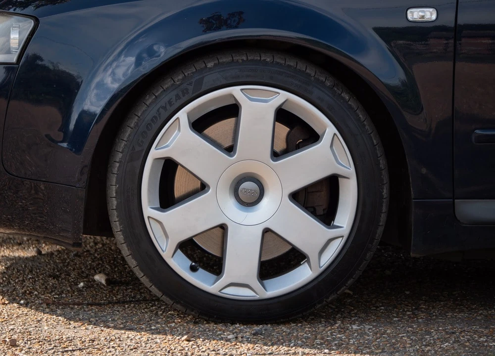 2004 Audi B6 S4 - Image 17 of 30
