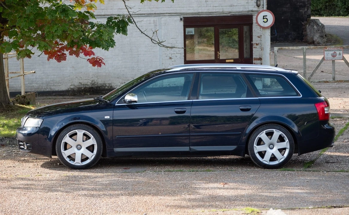 2004 Audi B6 S4 - Image 8 of 30