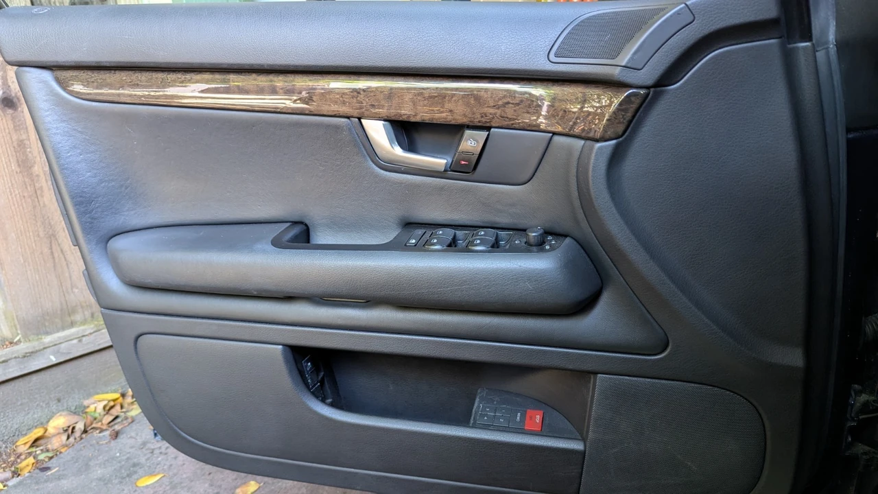 2004 Audi B6 S4 - Image 12 of 30