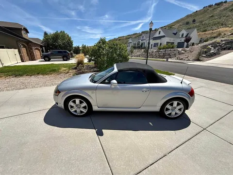 2004 Audi TT Convertible 2D