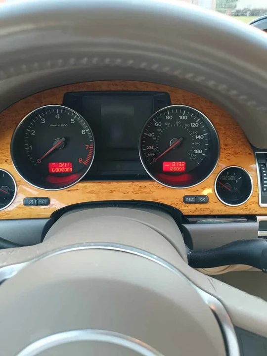 2004 Audi D3 A8 - Image 10 of 13