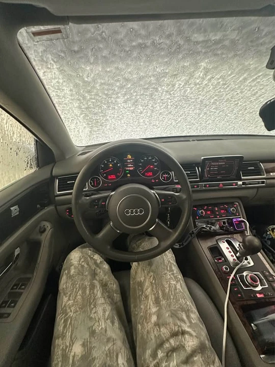 2004 Audi D3 A8 - Image 5 of 5