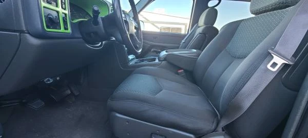 2004 Chevrolet Avalanche - Image 4 of 11