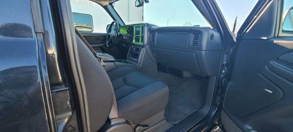 2004 Chevrolet Avalanche - Image 7 of 11