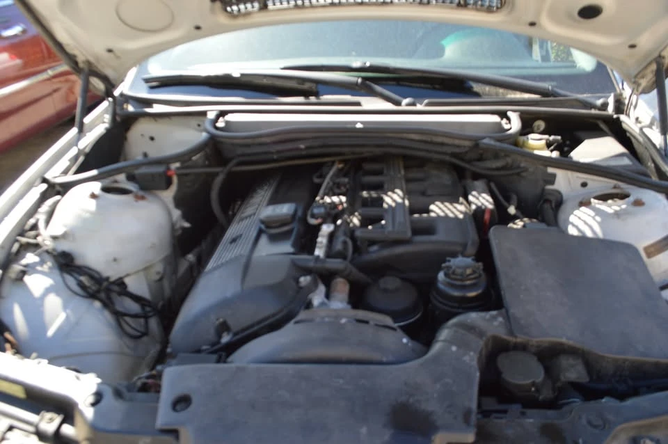 2004 BMW E46 330i & 330Ci - Image 8 of 9