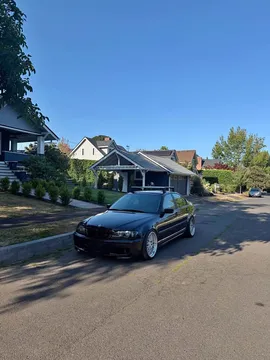 2004 BMW 3 Series 325i Sedan