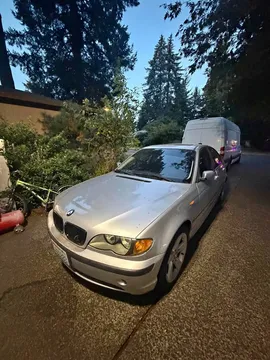 2004 BMW 3 Series 325i Sedan