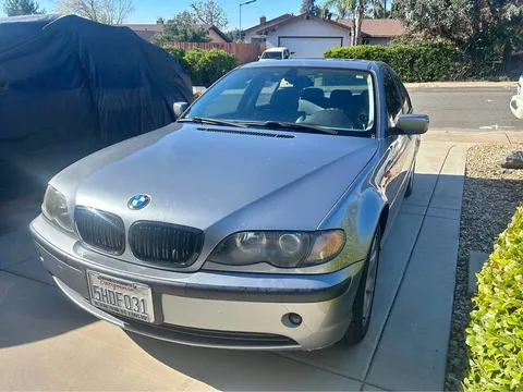 2004 BMW 3 Series 325i Sedan