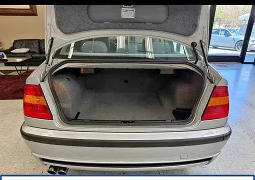 2004 BMW 3 Series 325i Sedan 4D