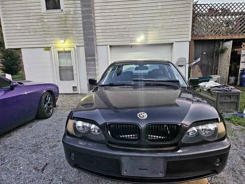 2004 BMW 3 Series 325i Sedan 4D