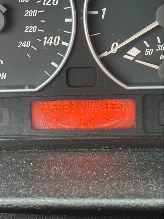 2004 BMW 3 Series - Image 9 of 10