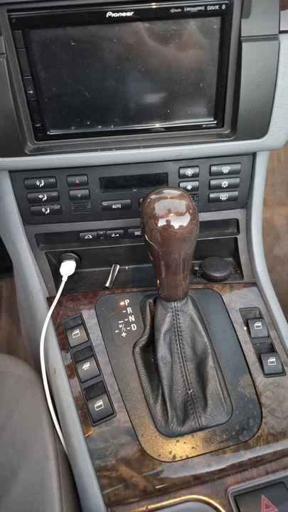 2004 BMW E46 330i & 330Ci - Image 3 of 10