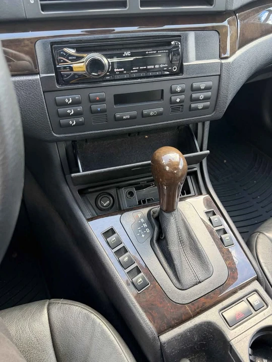 2004 BMW E46 330i & 330Ci - Image 7 of 17