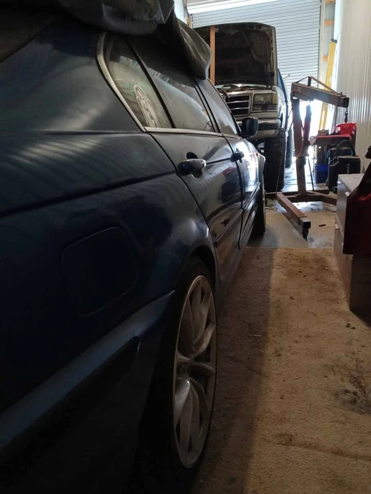 2004 BMW E46 330i & 330Ci - Image 3 of 10