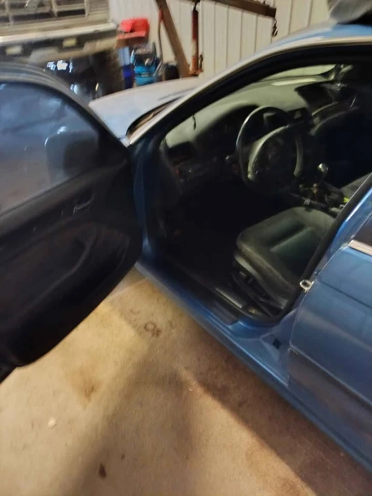 2004 BMW E46 330i & 330Ci - Image 5 of 10