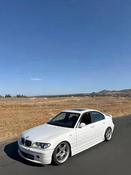 2004 BMW 3 Series 330i Sedan