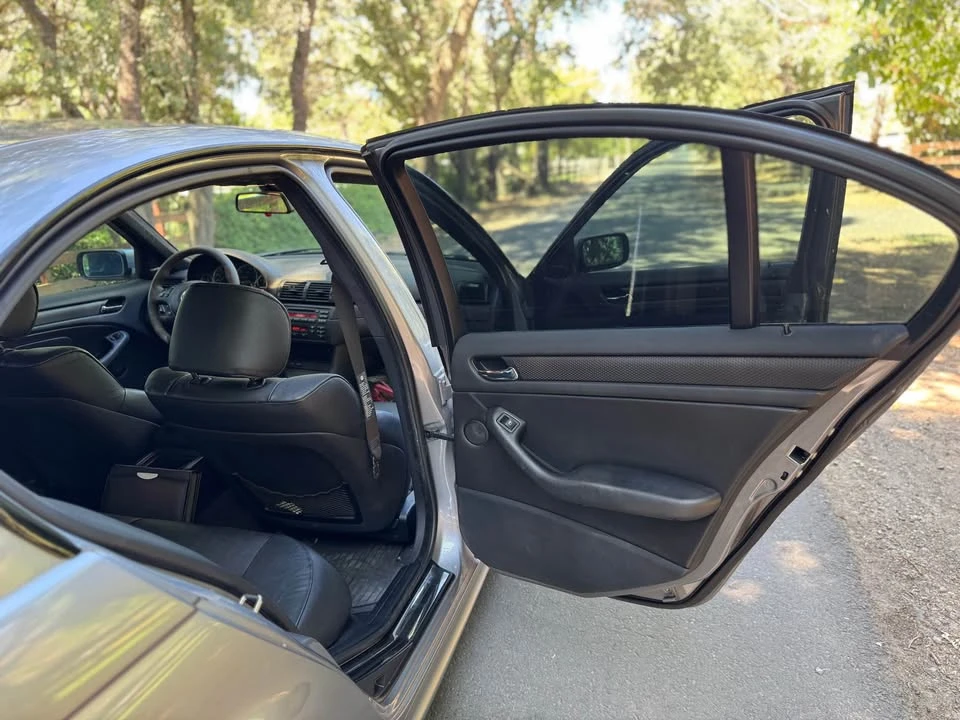 2004 BMW E46 330i & 330Ci - Image 15 of 16
