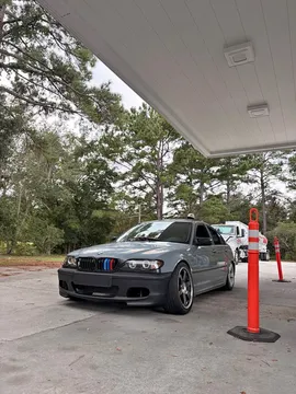 2004 BMW 3 Series 330i Sedan