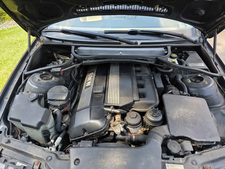 2004 BMW E46 330i & 330Ci - Image 12 of 13