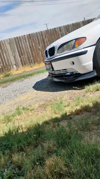 2004 BMW 3 Series 330xi Sedan 4D