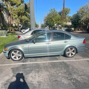 2004 BMW 325i Sedan