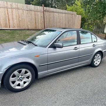 2004 BMW 325i Sedan