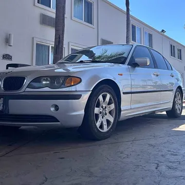 2004 BMW 325i Sedan