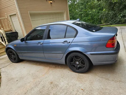 2004 BMW 3 Series 325i Sedan