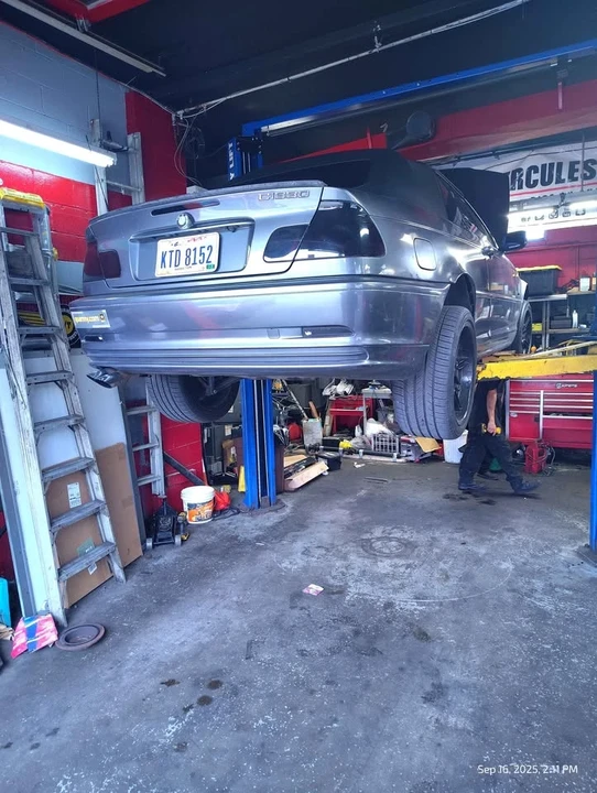 2004 BMW E46 330i & 330Ci - Image 11 of 19
