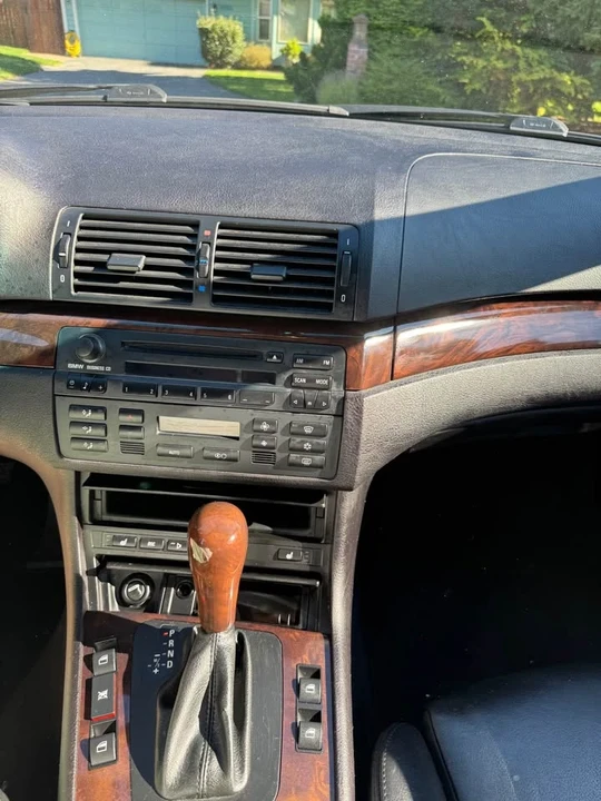 2004 BMW E46 330i & 330Ci - Image 7 of 16