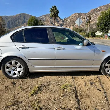 2004 BMW 325i Sedan