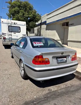 2004 BMW 325i