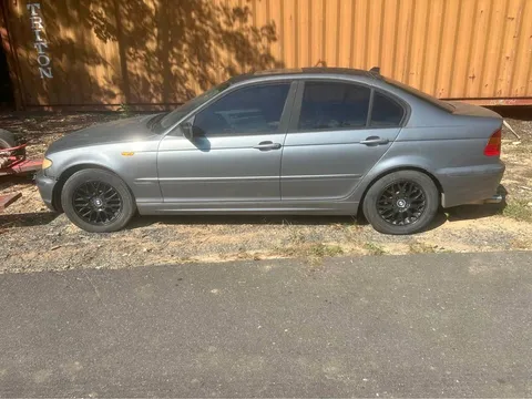 2004 BMW 325i