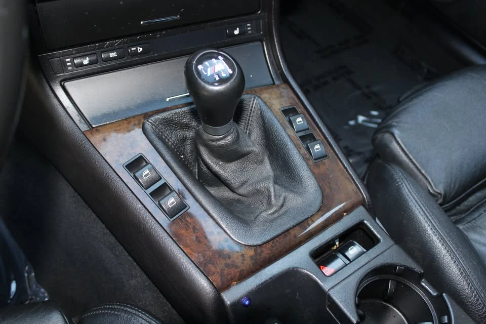 2004 BMW E46 330i & 330Ci - Image 10 of 15