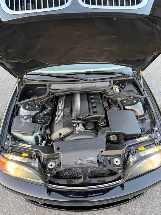 2004 BMW E46 330i & 330Ci - Image 13 of 17